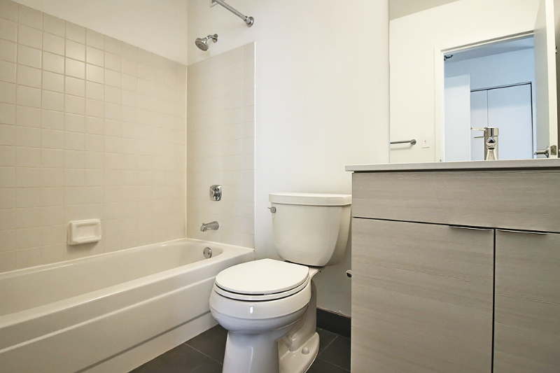 425 E Ohio St - Photo 7 of 12