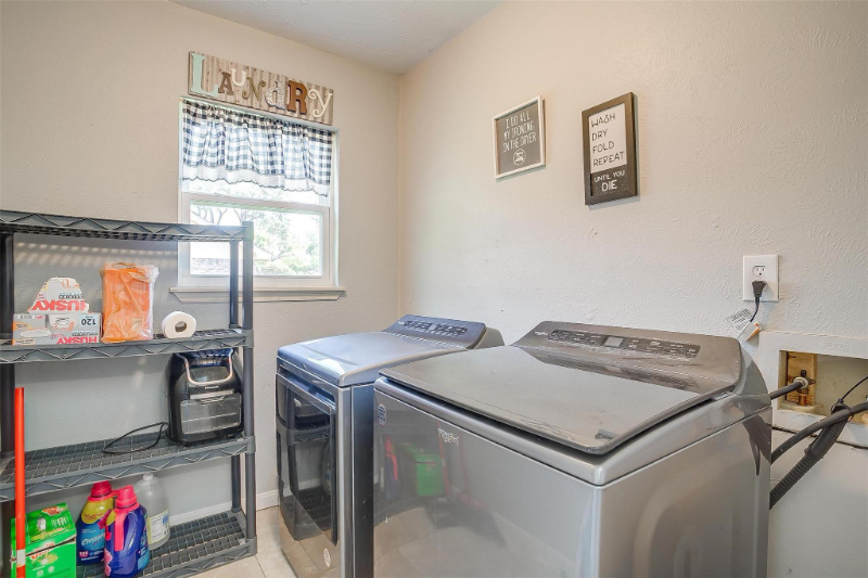 3200 Woodlark Dr - Photo 4 of 5