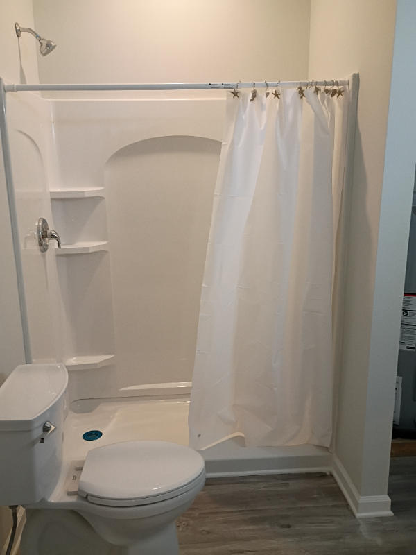 121 Rose Lake Dr - Photo 4 of 7