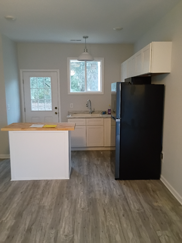 121 Rose Lake Dr - Photo 5 of 7