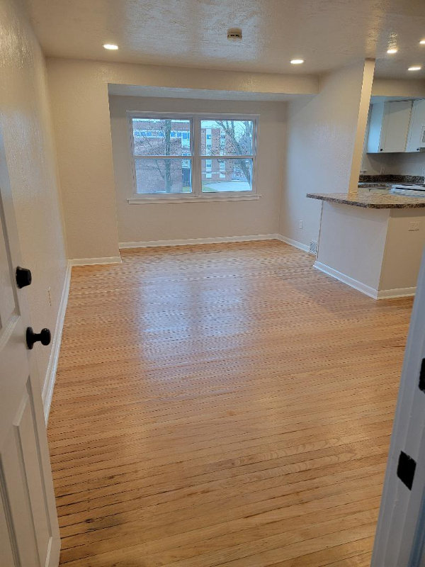 604 Selma St - Photo 2 of 12