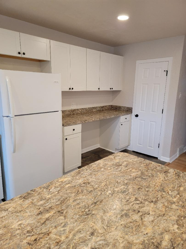 604 Selma St - Photo 3 of 12