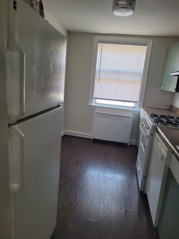 7113 Castor Ave - Photo 3 of 12