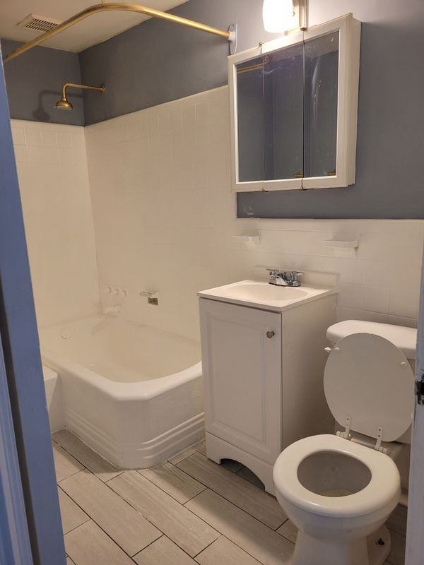 7113 Castor Ave - Photo 4 of 12