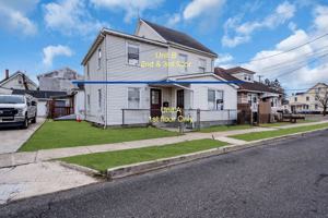 featured image of 210 Kossuth St