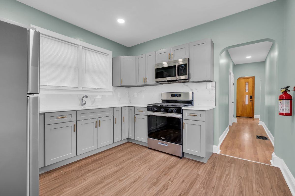 127 Cleveland Ave - Photo 2 of 3