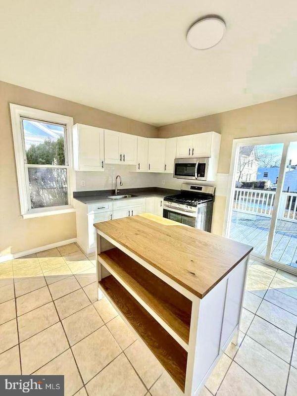 136 Webster St - Photo 2 of 3