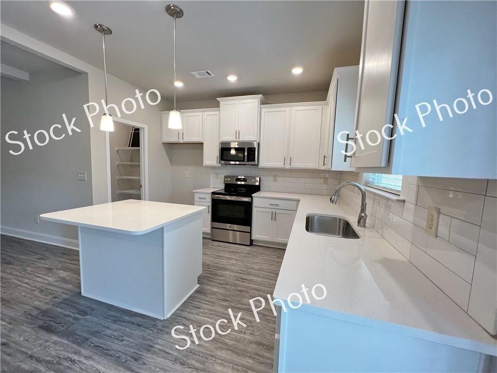 217 Rockfern Ter - Photo 3 of 16