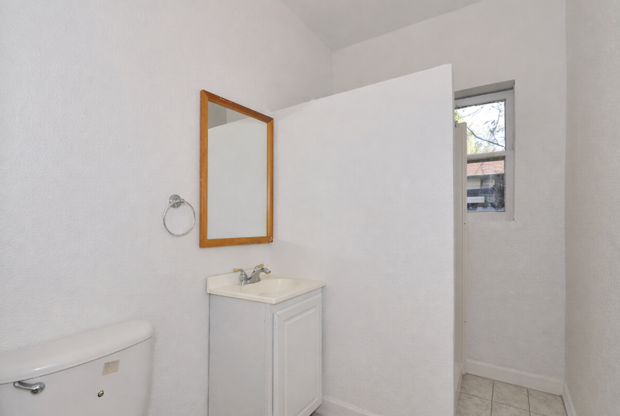 113 S Olive St #A - Photo 3 of 9