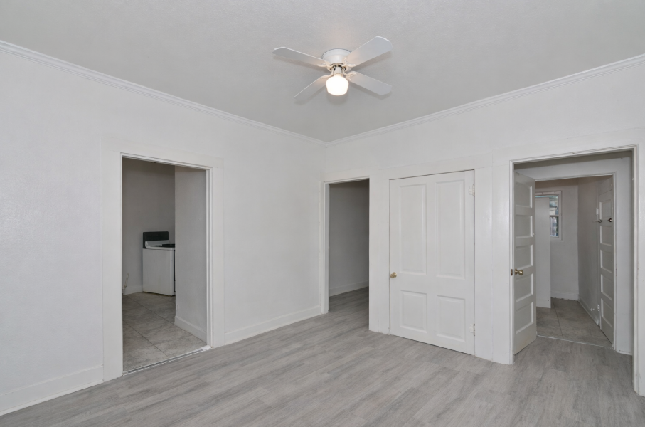 113 S Olive St #A - Photo 4 of 9