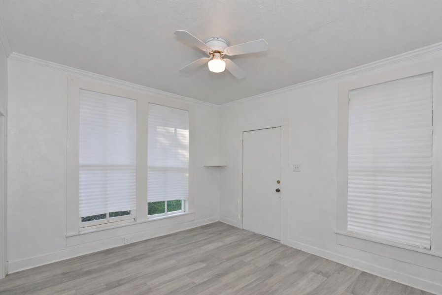 113 S Olive St #A - Photo 7 of 9