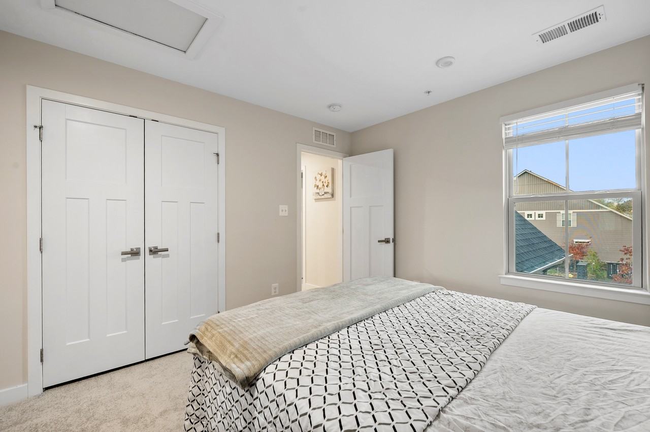 6147 Dock St #2ndFL - Photo 5 of 48