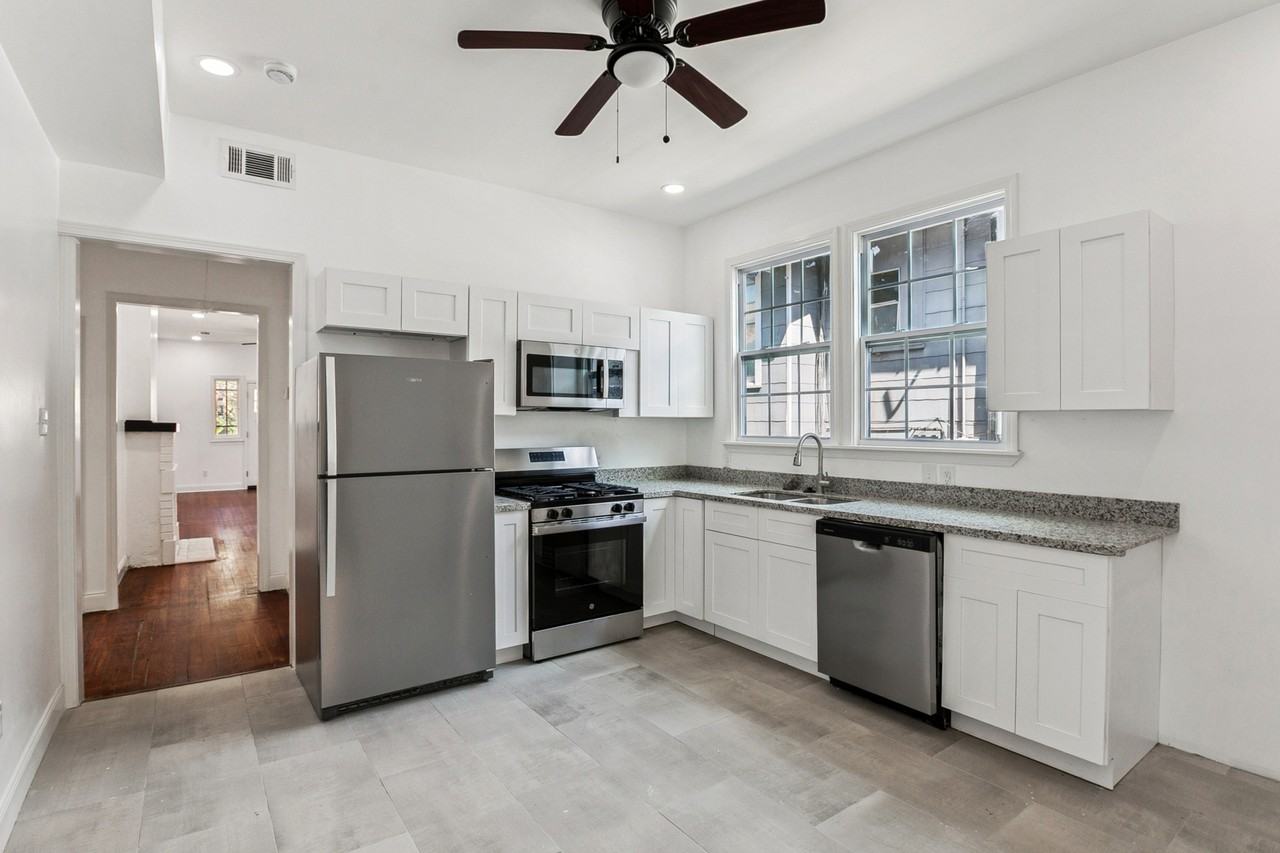 7616 Cohn St #A - Photo 3 of 4