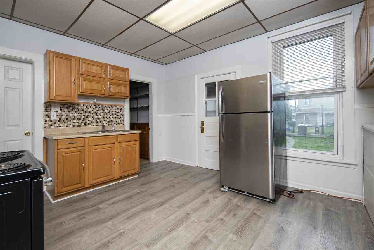 1238 6th Ave #SF - Photo 2 of 30