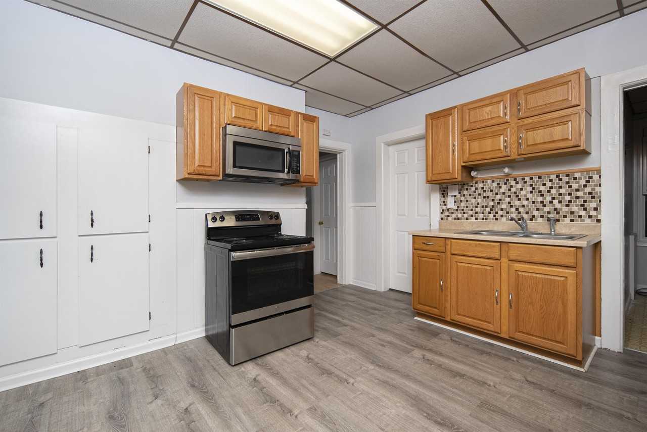 1238 6th Ave #SF - Photo 3 of 30