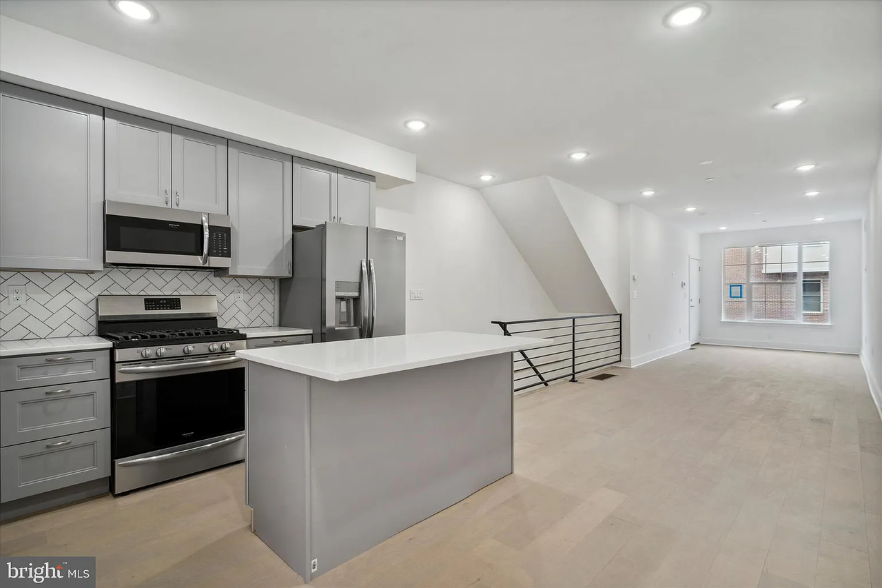 1121 S 26th St #1 - Photo 4 of 11