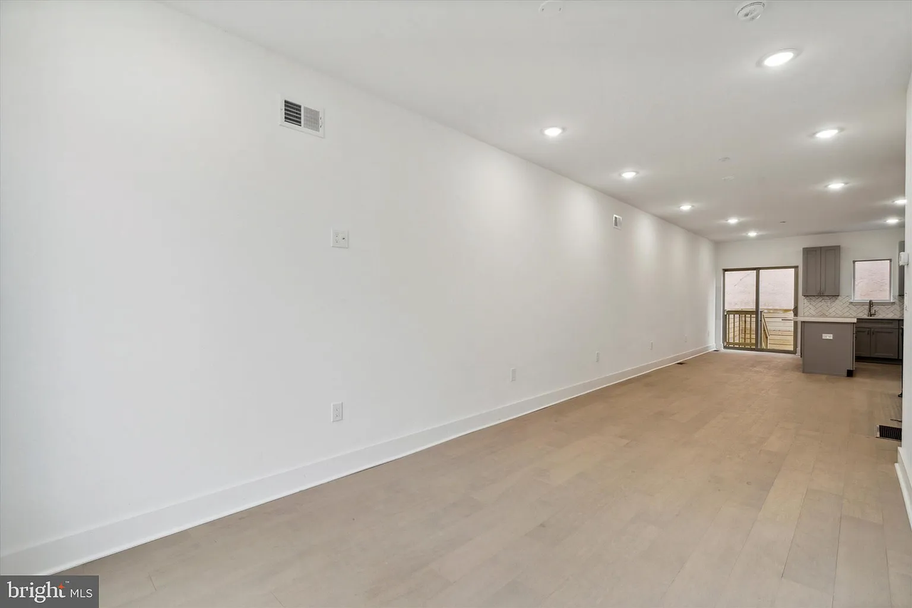 1121 S 26th St #1 - Photo 7 of 11