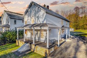 featured image of 24 Midland St #2