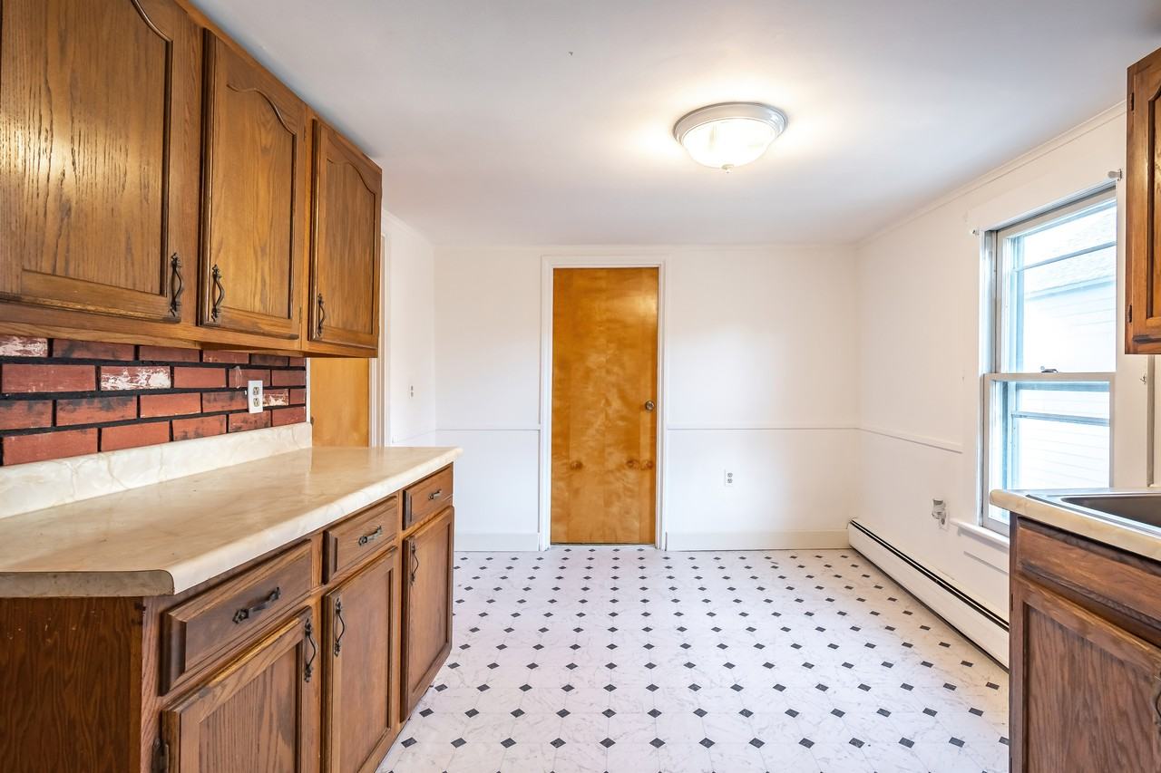 24 Midland St #2 - Photo 4 of 18