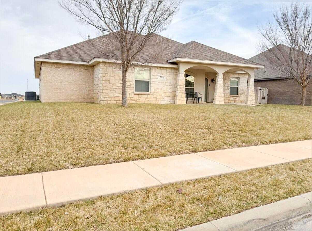 7901 Tallahassee Dr - Photo 3 of 32