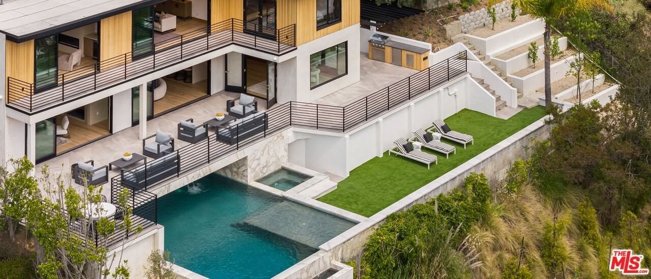 2673 Zorada Dr - Photo 3 of 50