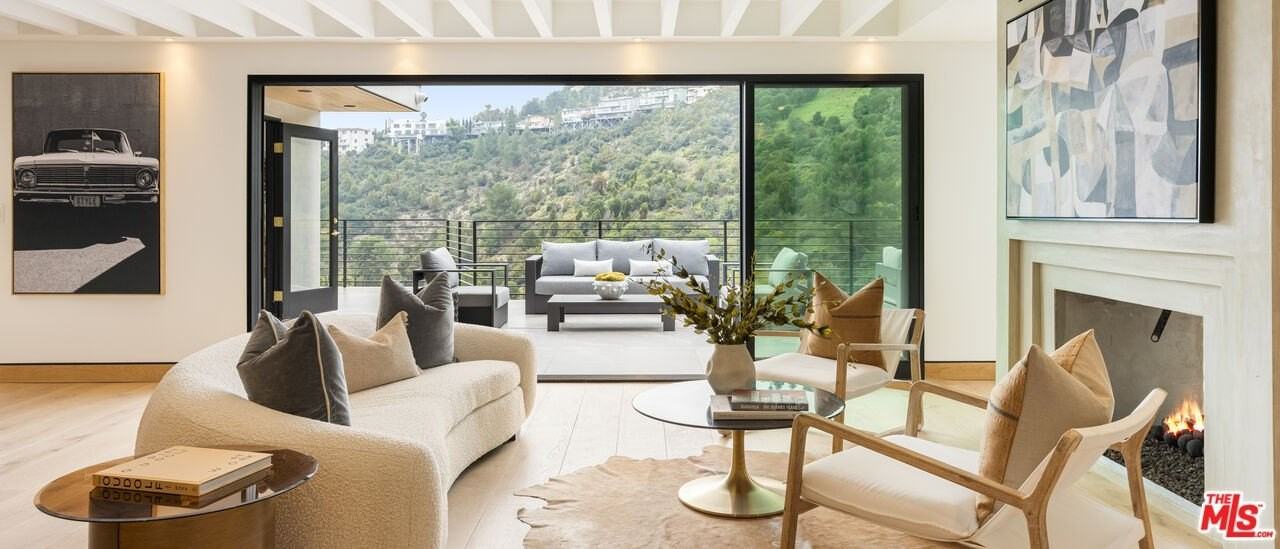 2673 Zorada Dr - Photo 4 of 50