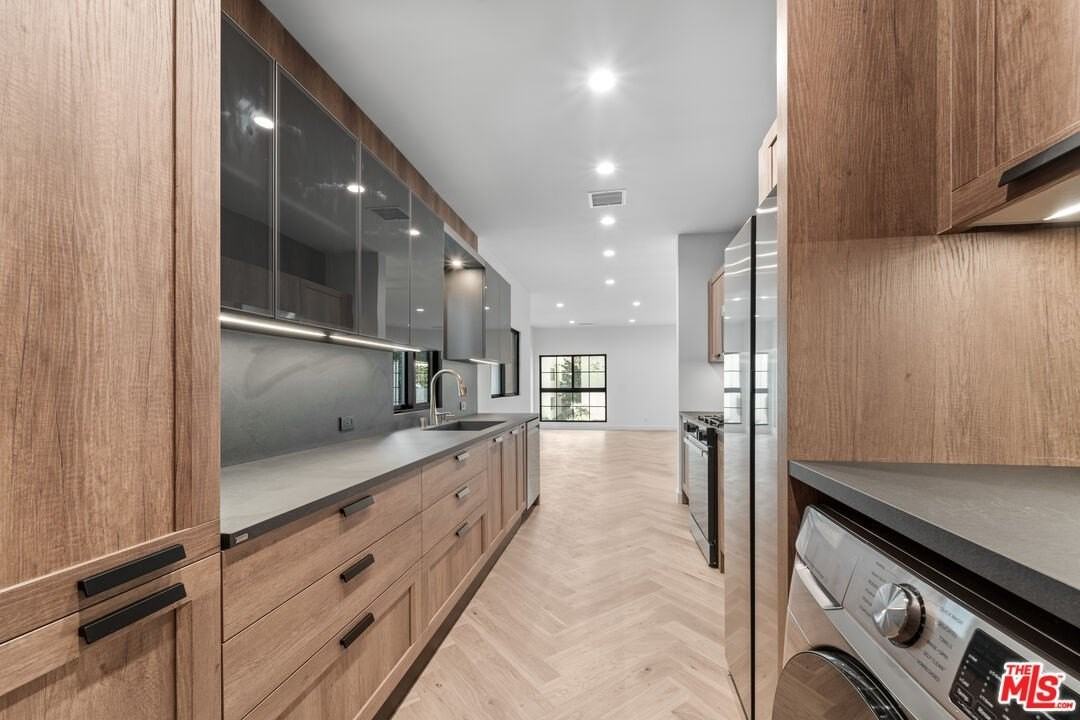 162 N Almont Dr - Photo 7 of 18