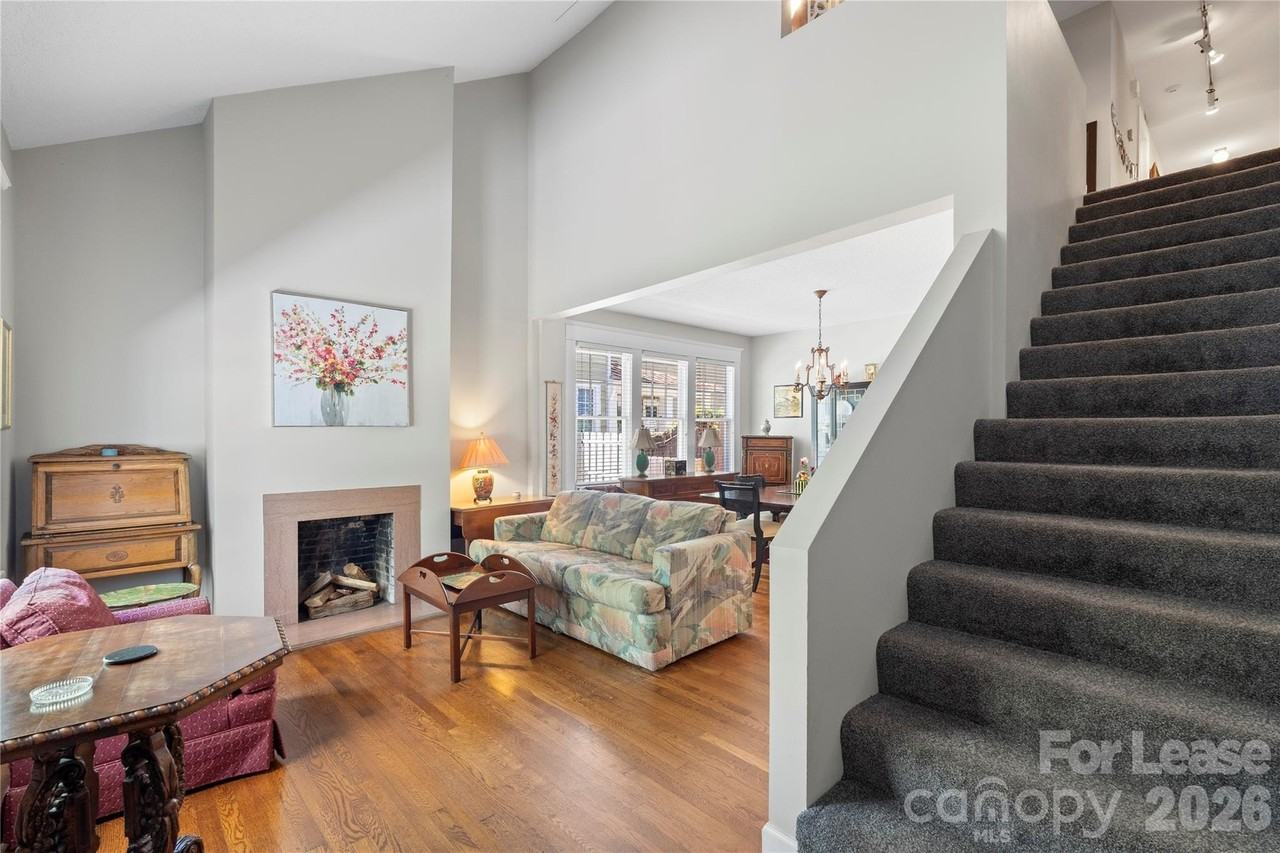 1610 Park Rd - Photo 3 of 42