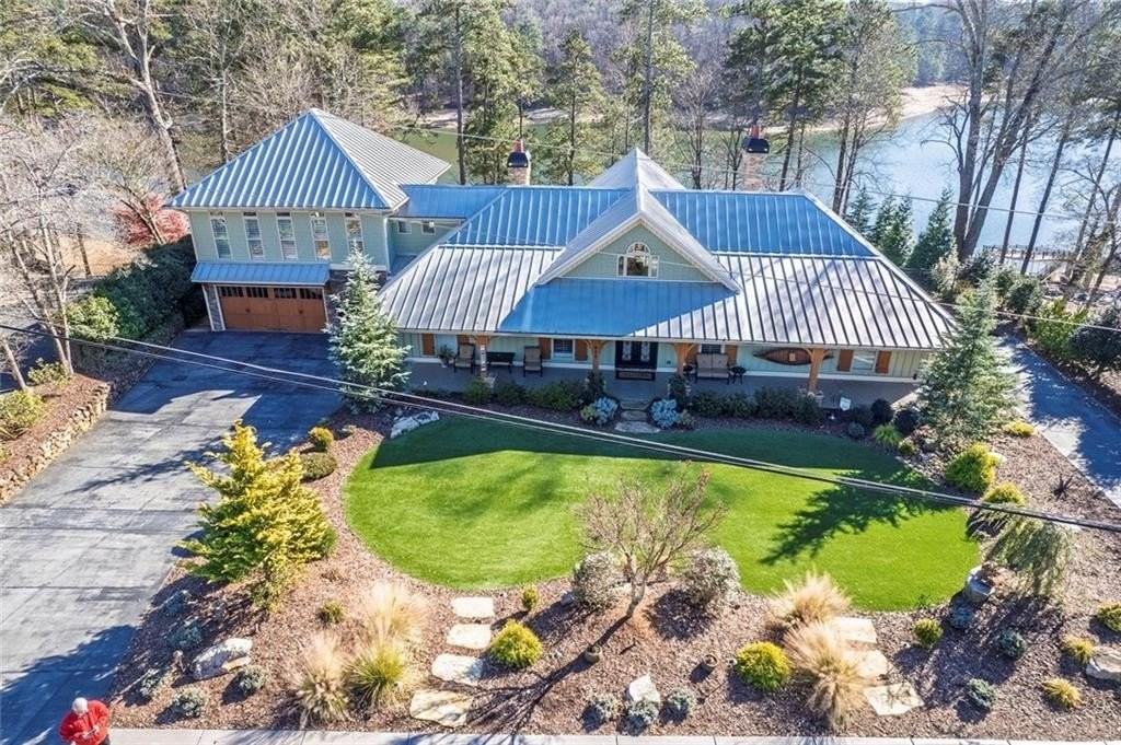 920 Pine Cir - Photo 4 of 50