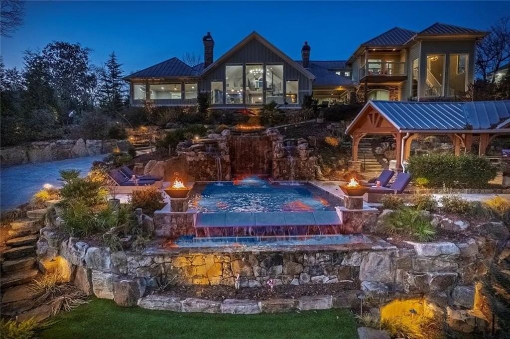 920 Pine Cir - Photo 5 of 50