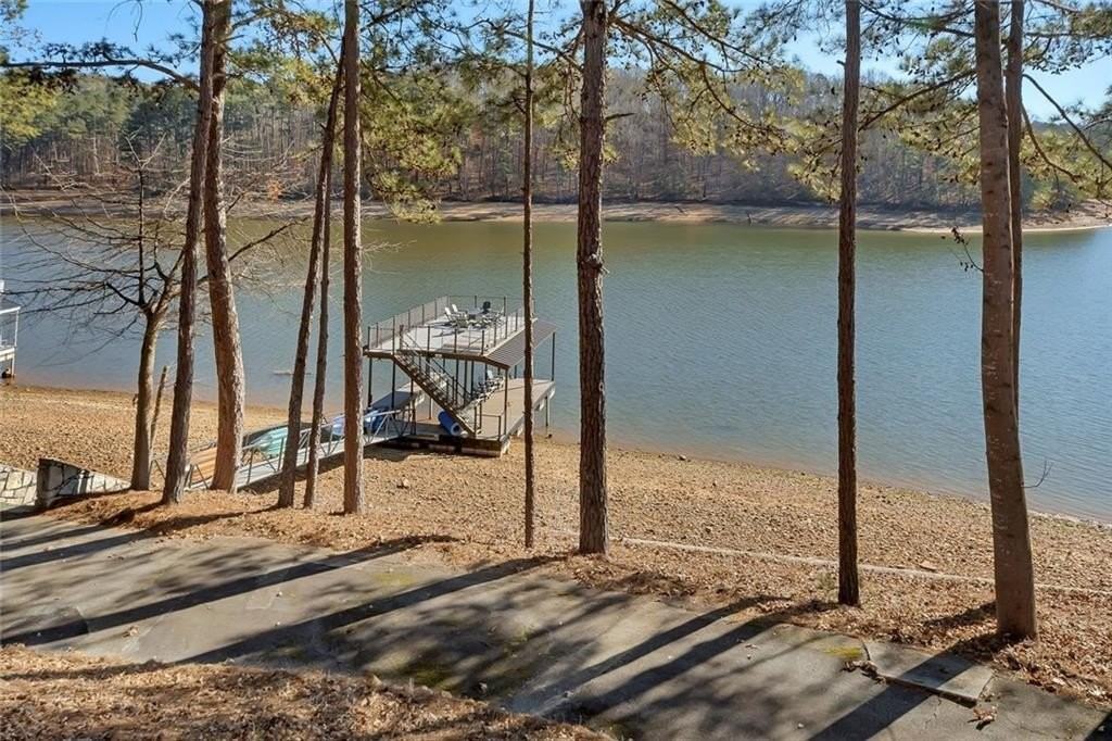 920 Pine Cir - Photo 6 of 50