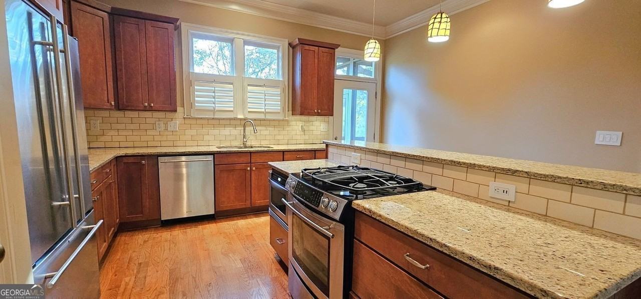 703 Pershing Ave Se - Photo 3 of 26