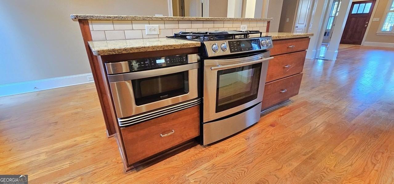 703 Pershing Ave Se - Photo 6 of 26