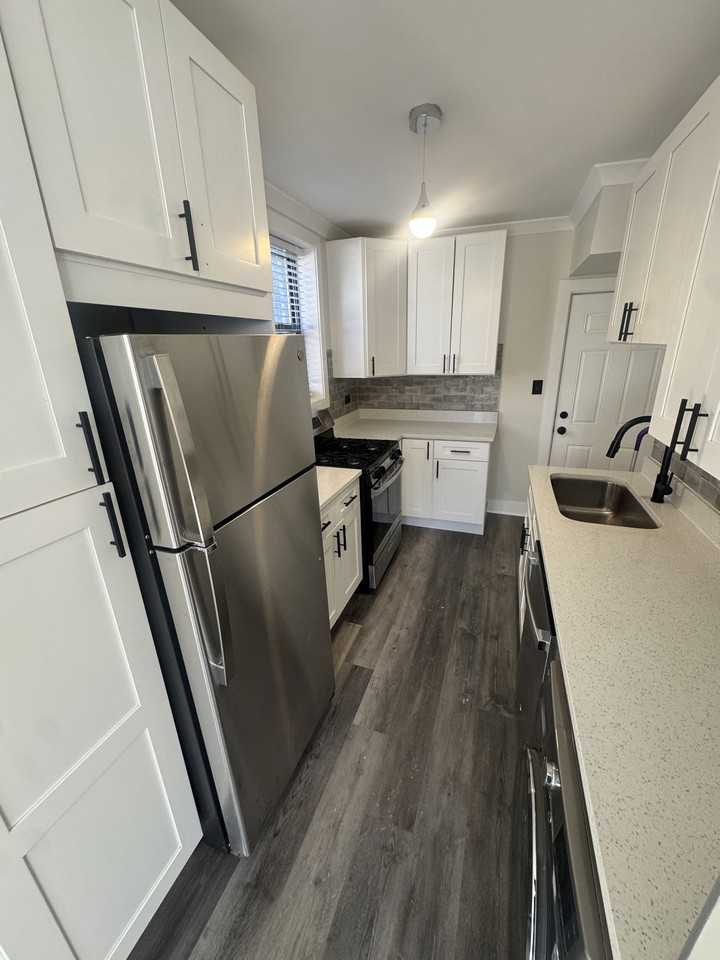 N Greenview Ave #GDN - Photo 6 of 8