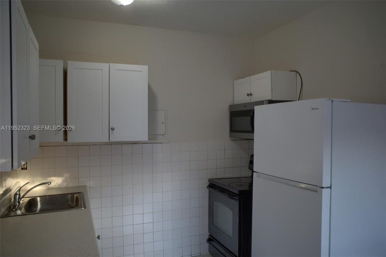 43 Sw 11th St #W - Photo 6 of 23