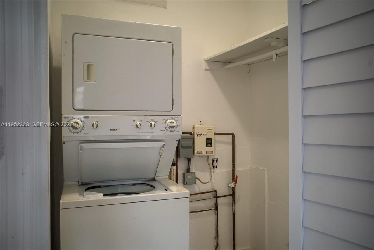 43 Sw 11th St #W - Photo 6 of 23