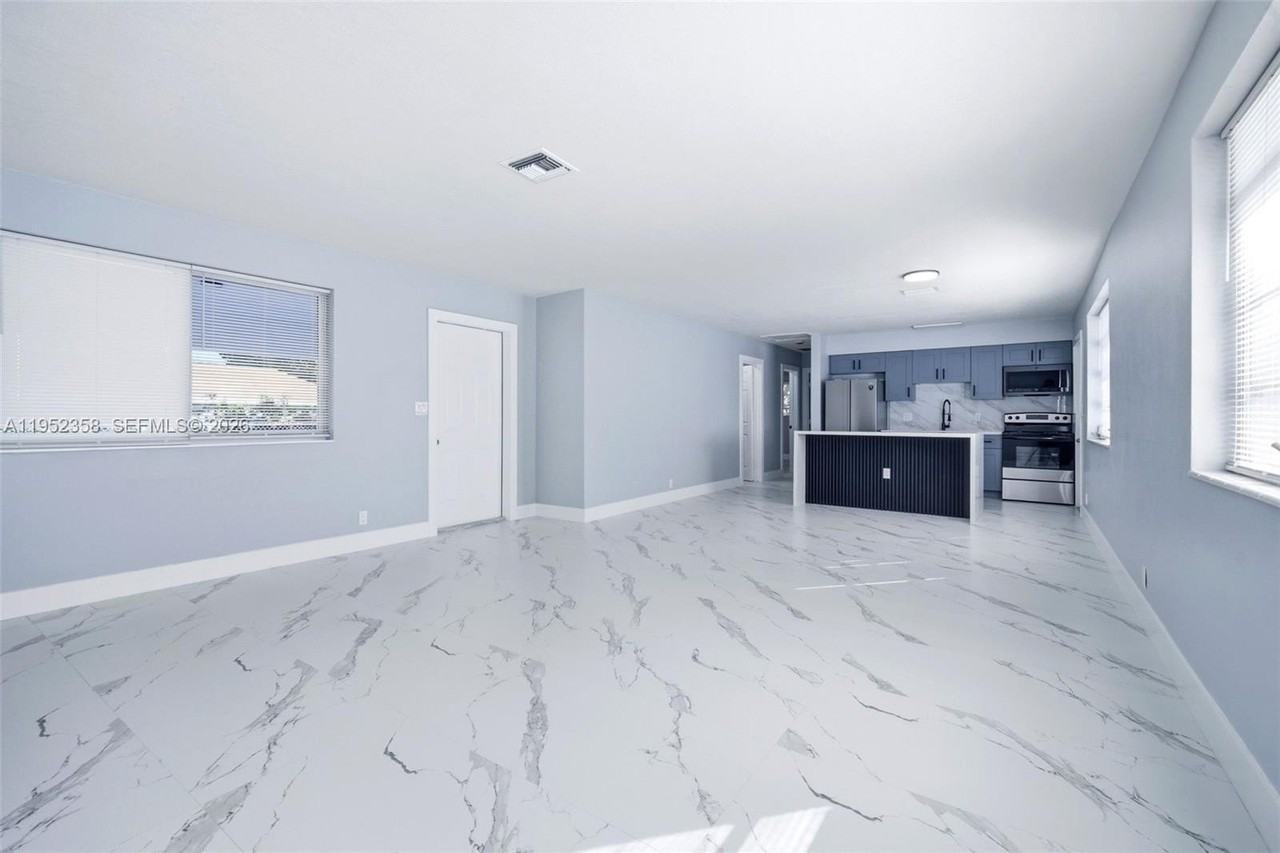 2440 Hayes St #1-5 - Photo 4 of 16