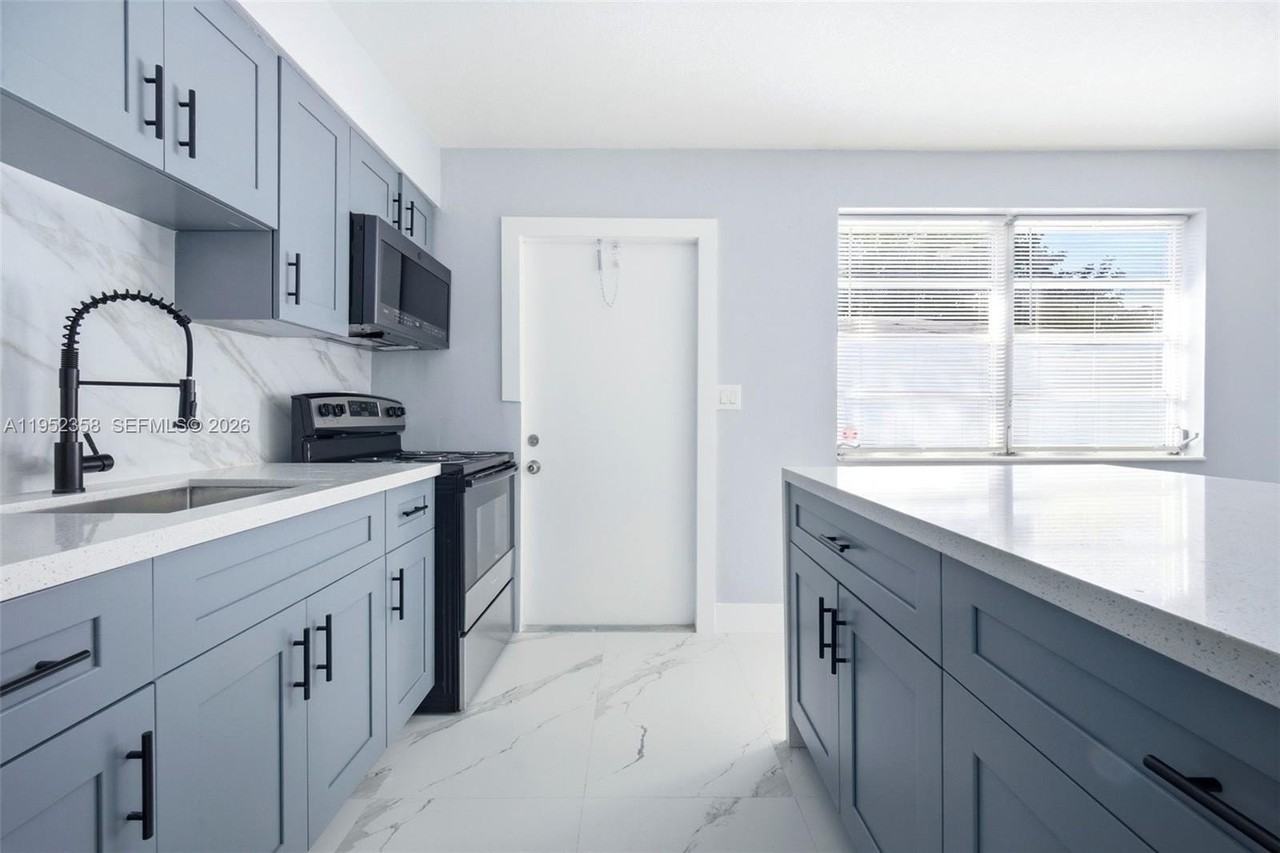 2440 Hayes St #1-5 - Photo 6 of 16