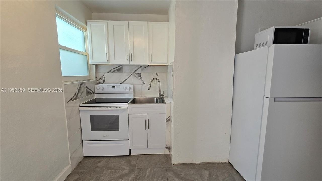 9680 Nw 19th Pl - Photo 2 of 19