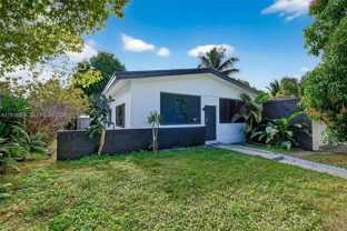 524 Ne 160th Ter - Photo 1 of 1