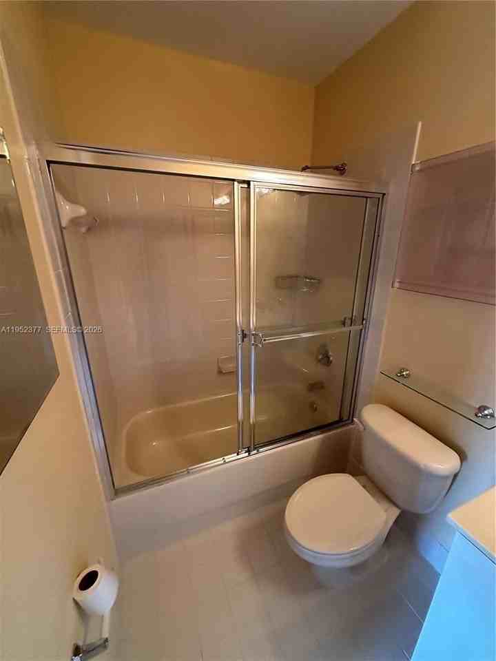 2718 Sw 82nd Ave #104 - Photo 5 of 12