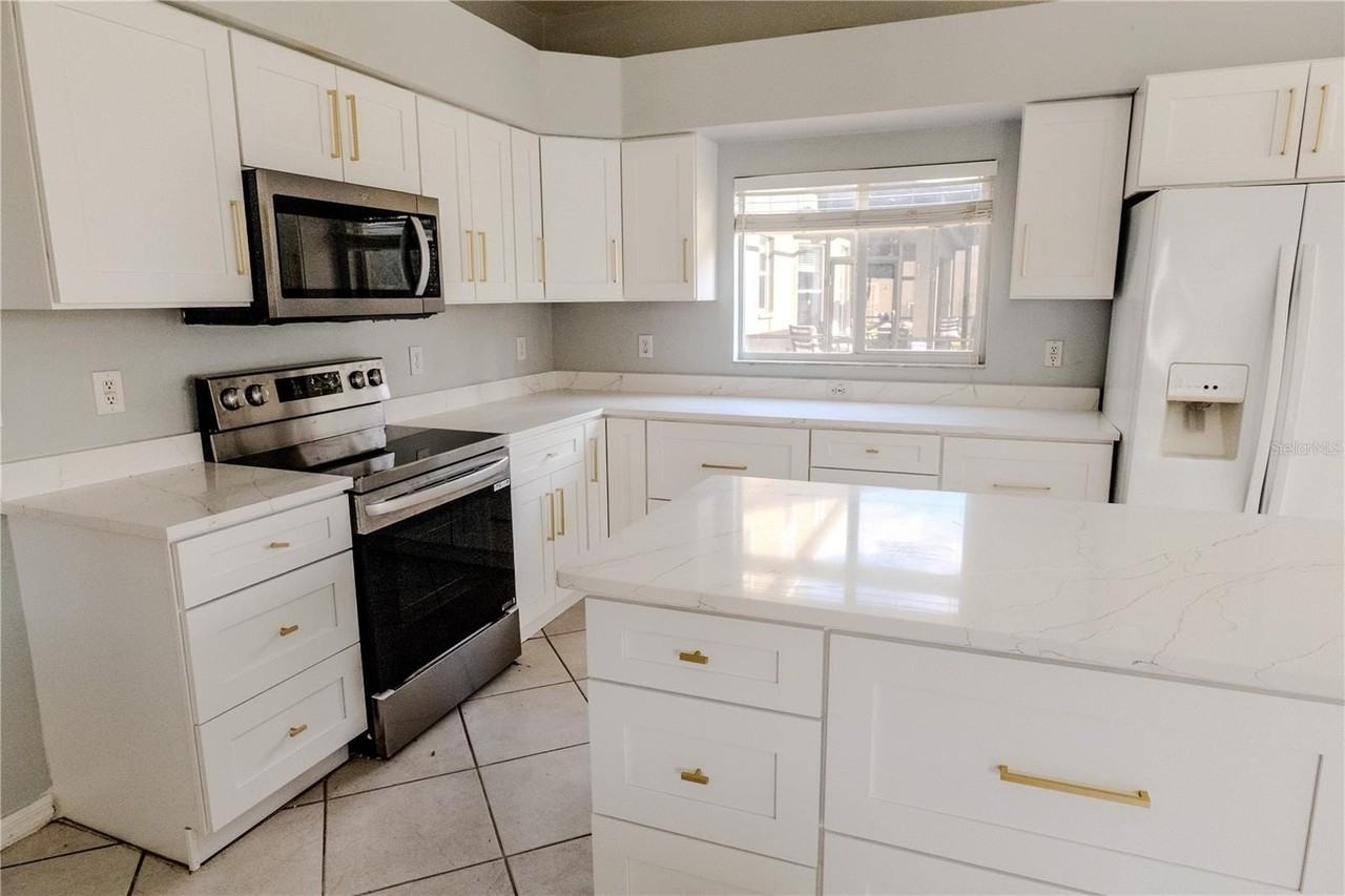 10782 Plantation Bay Dr - Photo 6 of 26