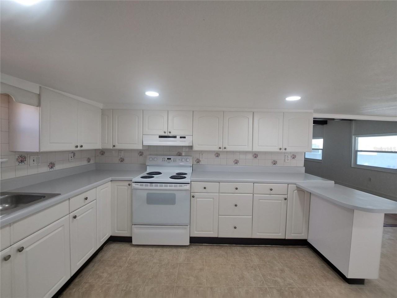 1040 65th St S - Photo 7 of 39