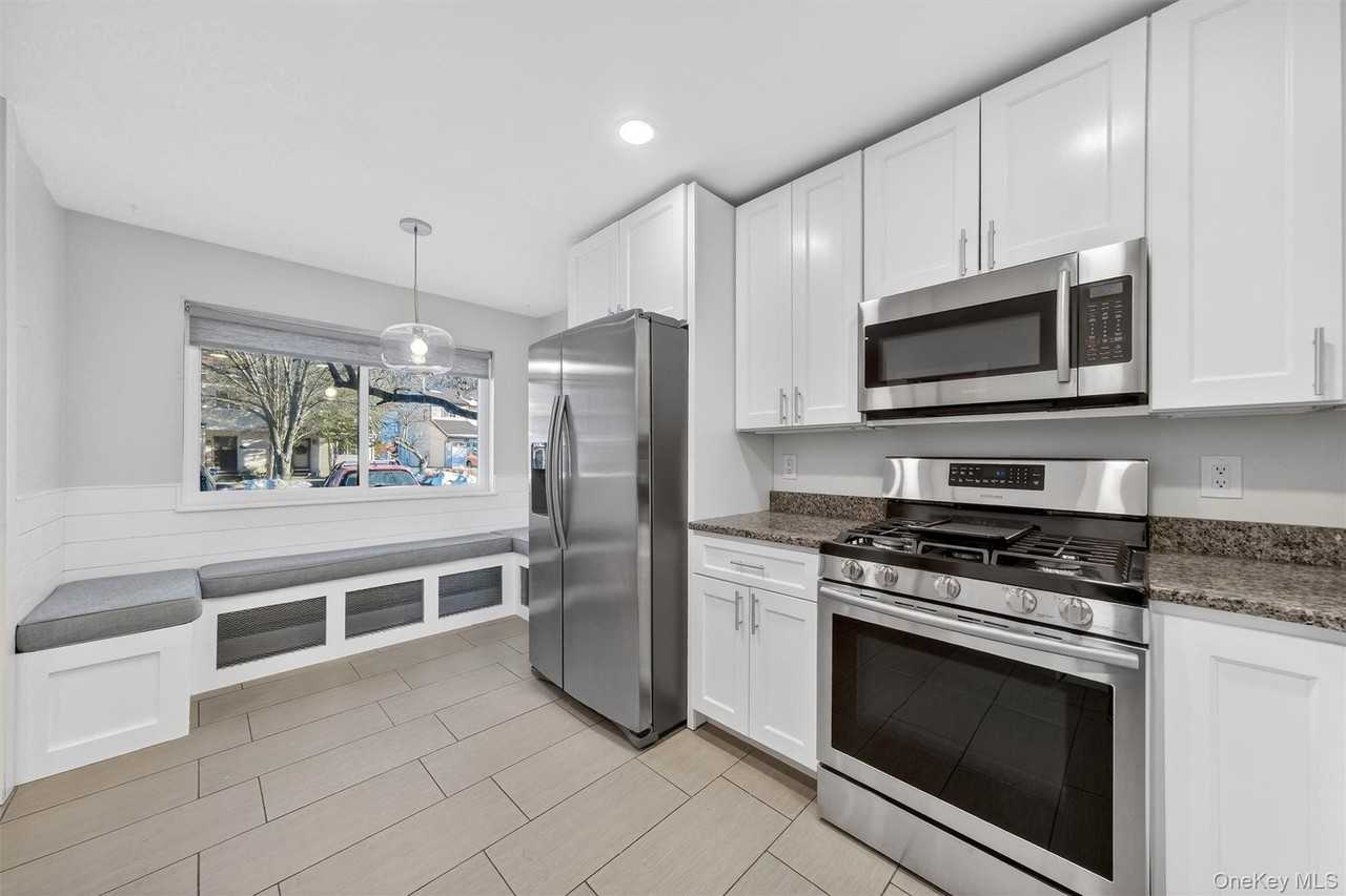 175 Sterling Pl - Photo 4 of 31