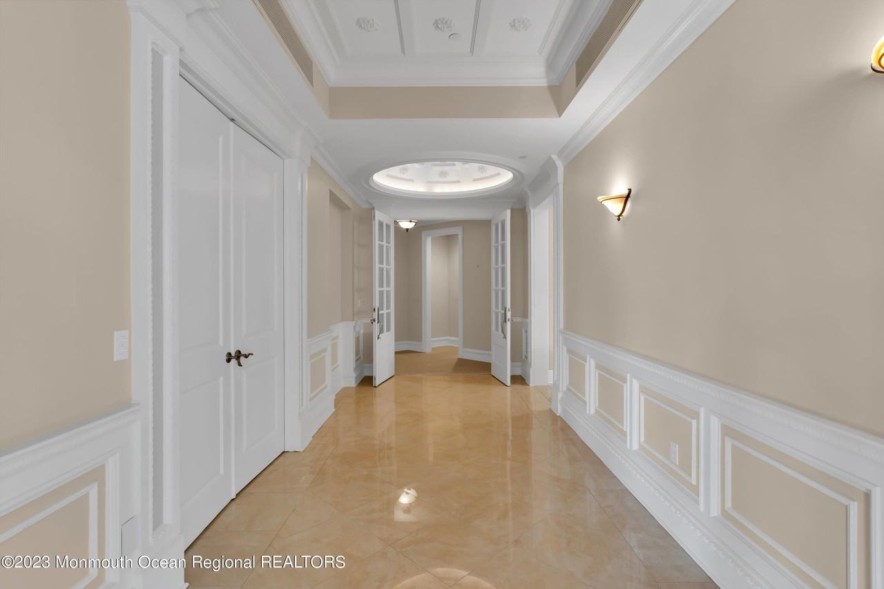 131 Oval Rd - Photo 4 of 50