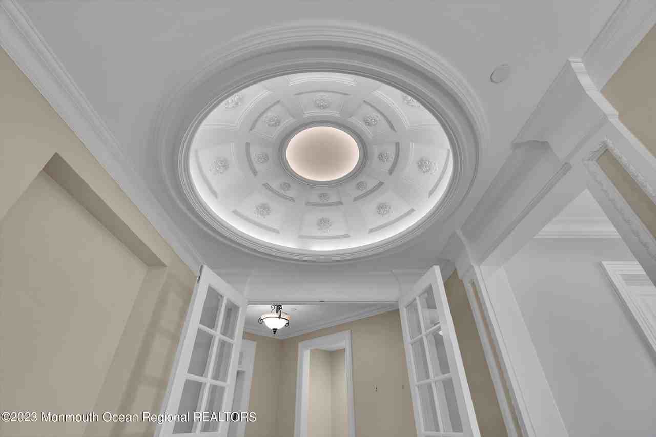 131 Oval Rd - Photo 5 of 50