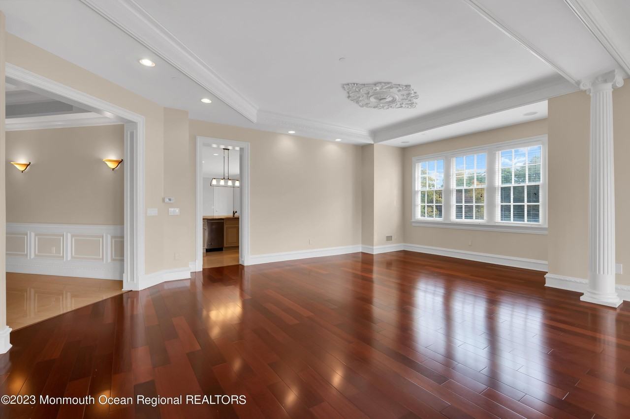 131 Oval Rd - Photo 7 of 50