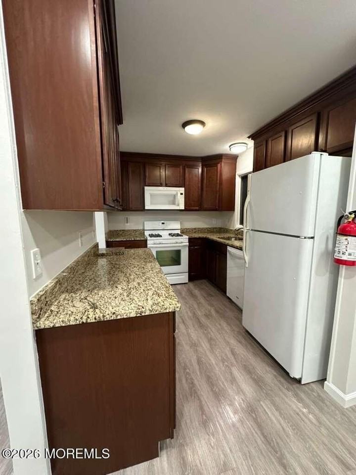 24 Cedar Hill Ln - Photo 5 of 16