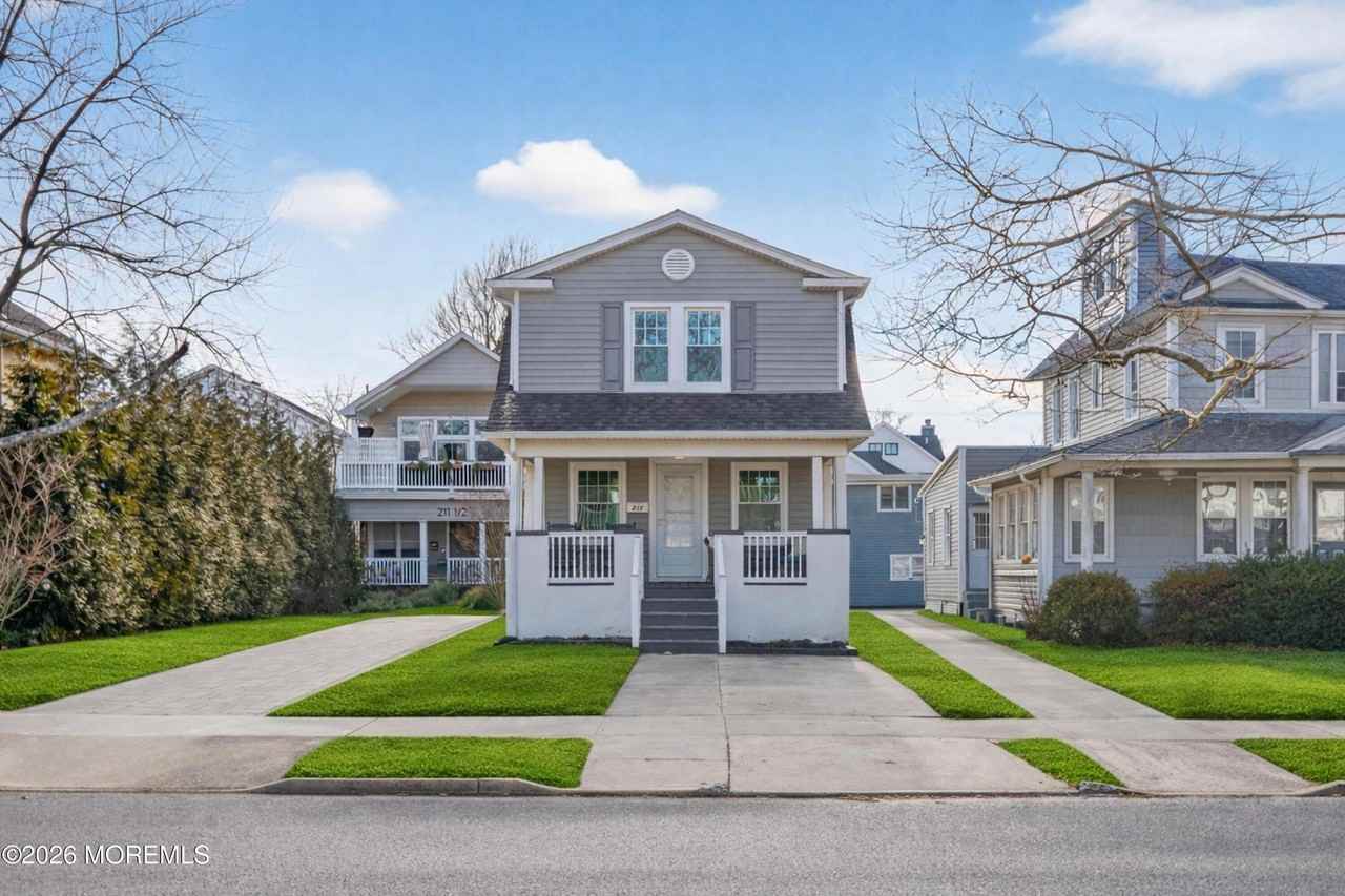 211 Lareine Ave - Photo 2 of 39