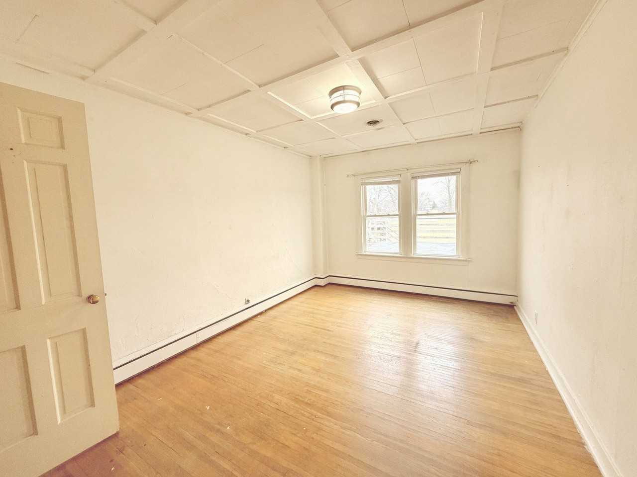 134 W State St Apt 3 #3 - Photo 5 of 14